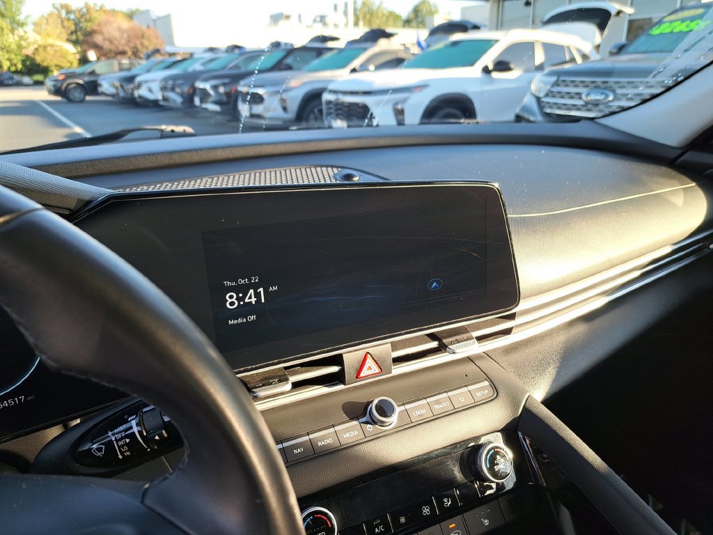 Used 2025 Hyundai Elantra SEL FWD image 11