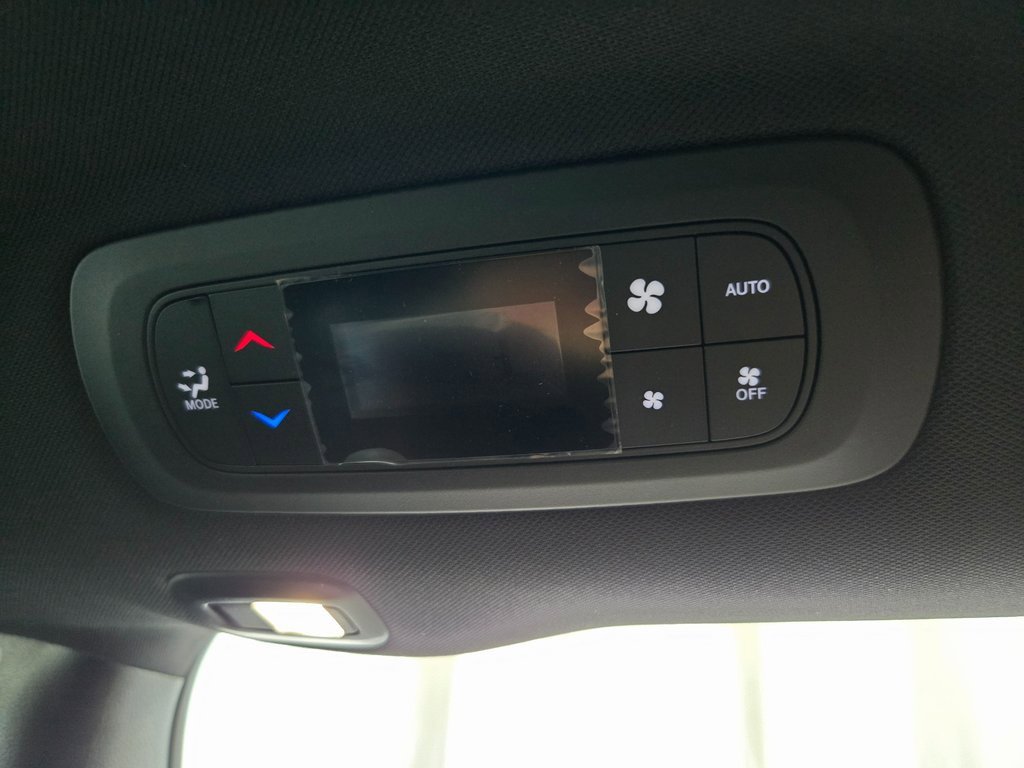 New 2025 Chrysler Pacifica Select image 24