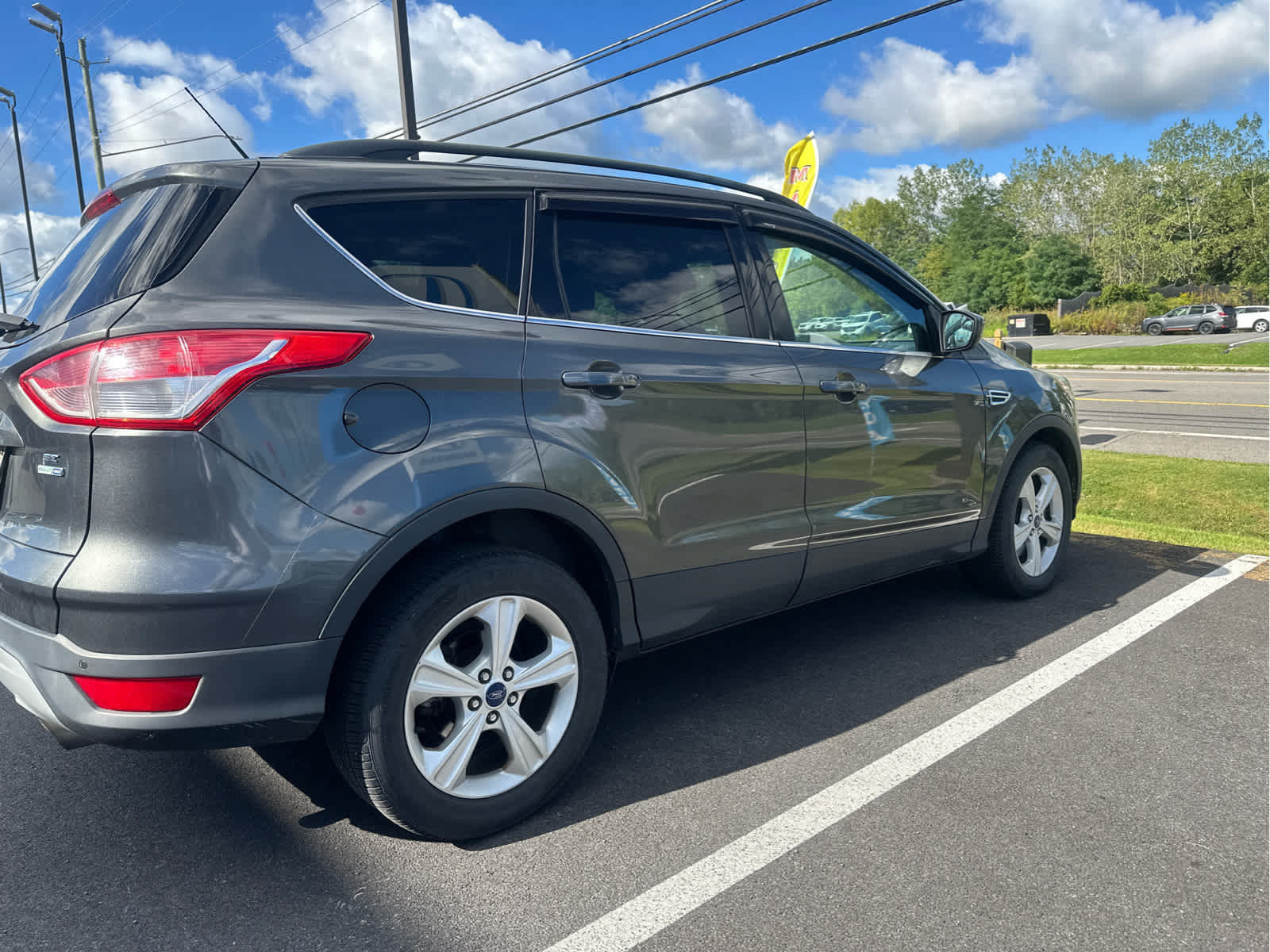 Used 2016 Ford Escape SE w/ Equipment Group 201A AWD/4WD image 7