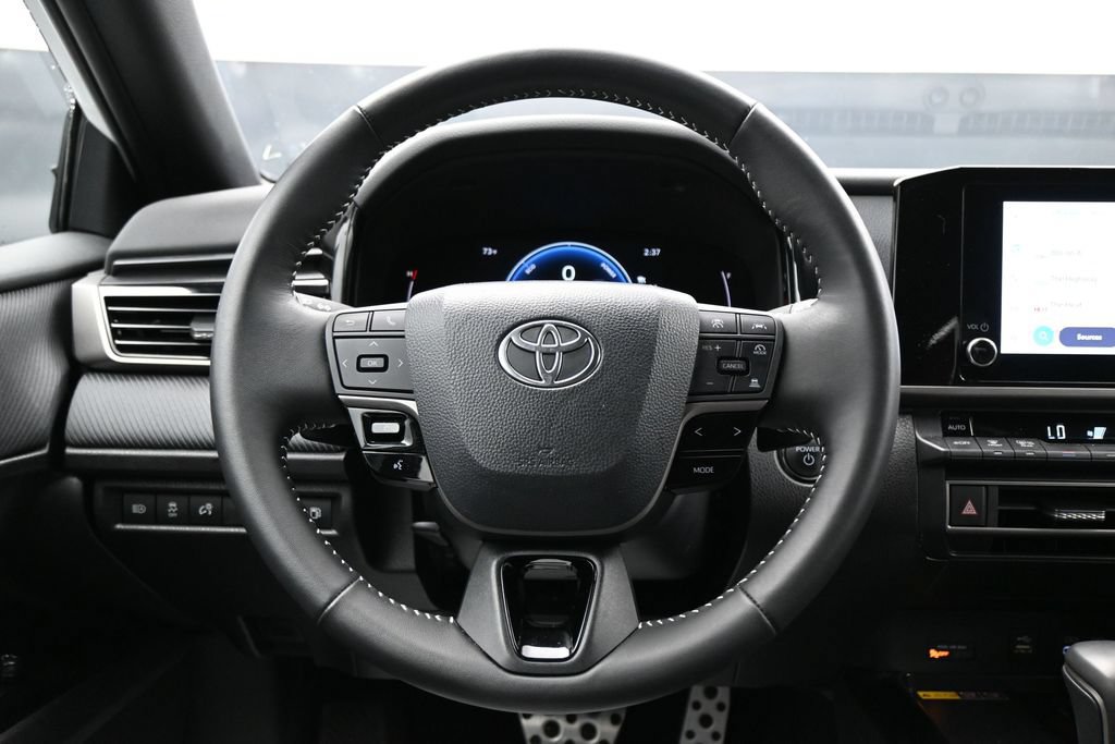 Used 2026 Toyota Camry SE FWD image 15