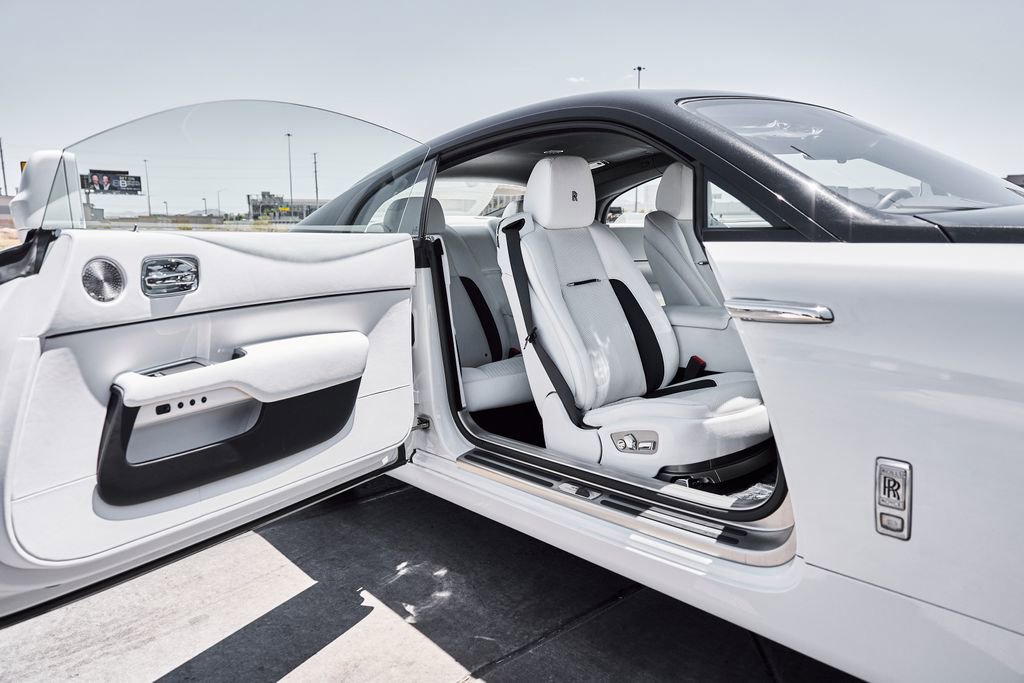 Used 2019 Rolls-Royce Wraith RWD image 21