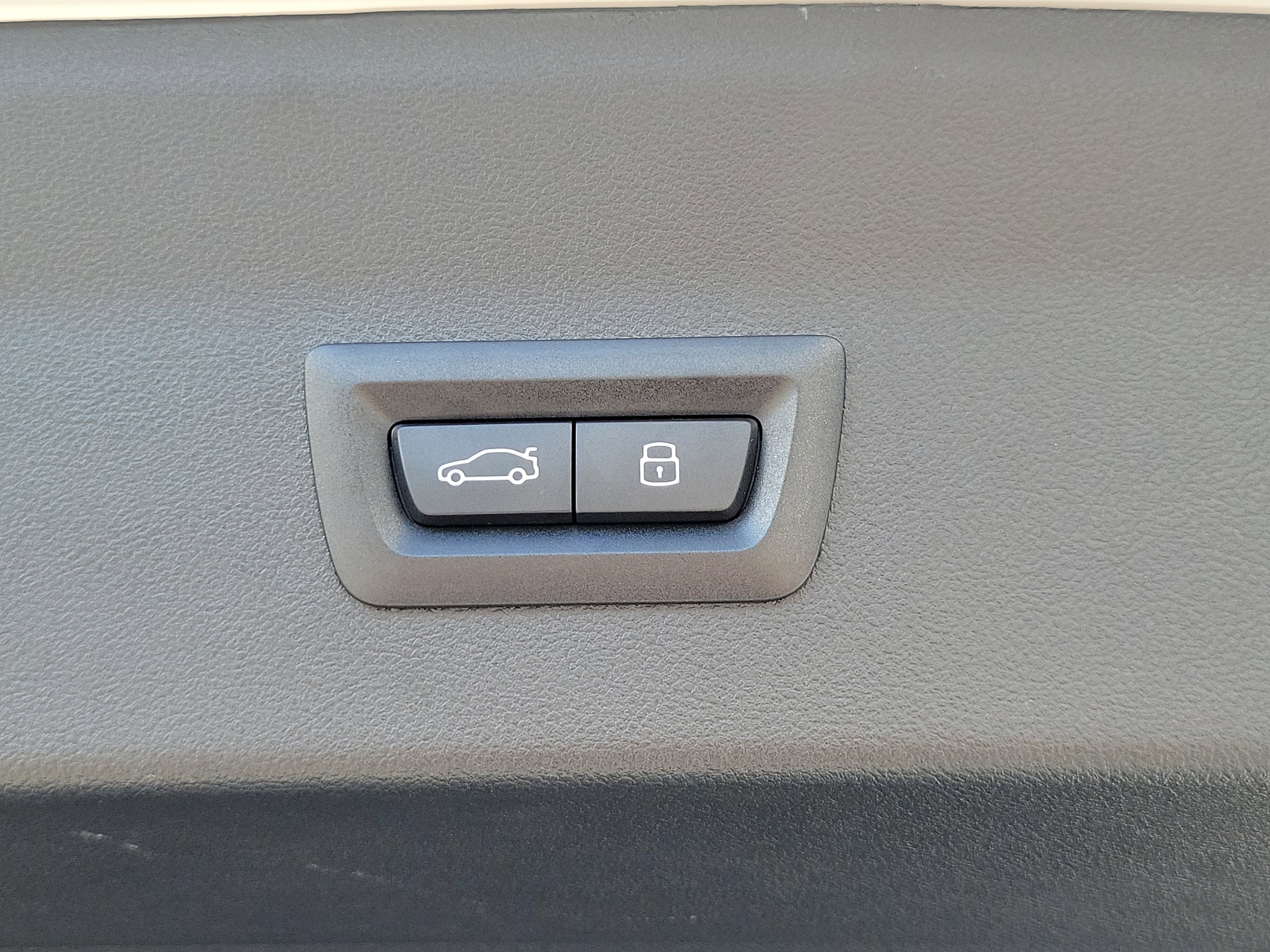 Used 2025 BMW X4 xDrive30i image 19