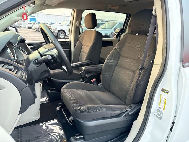 Used 2020 Dodge Grand Caravan SE w/ UConnect Hands-Free Group FWD image 11