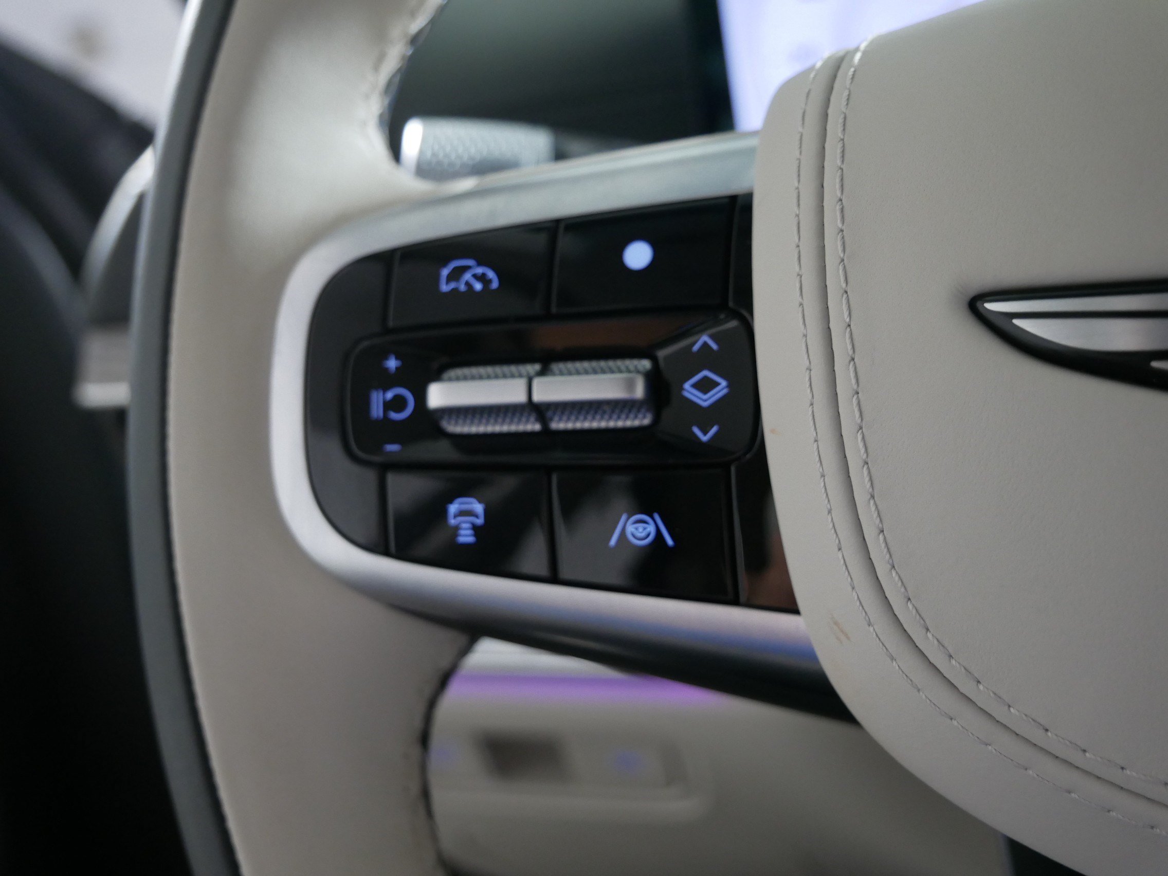 Certified 2025 Genesis GV80 3.5T Prestige AWD/4WD image 27