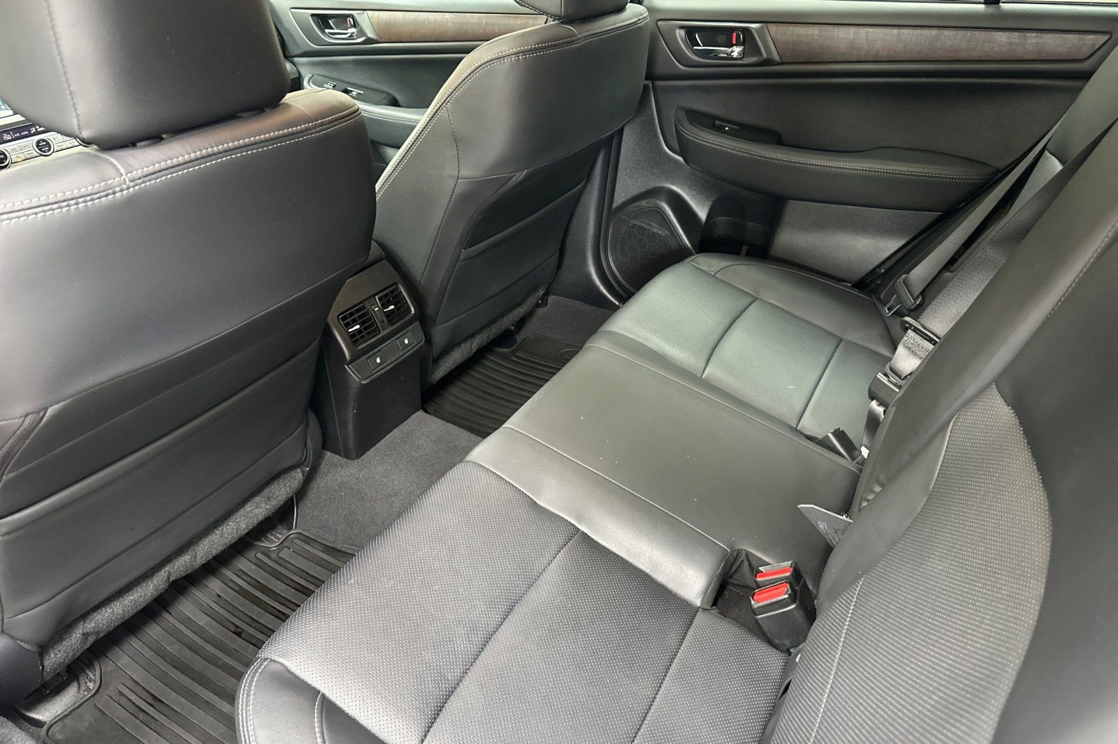 Used 2017 Subaru Outback 2.5i Limited AWD/4WD image 16