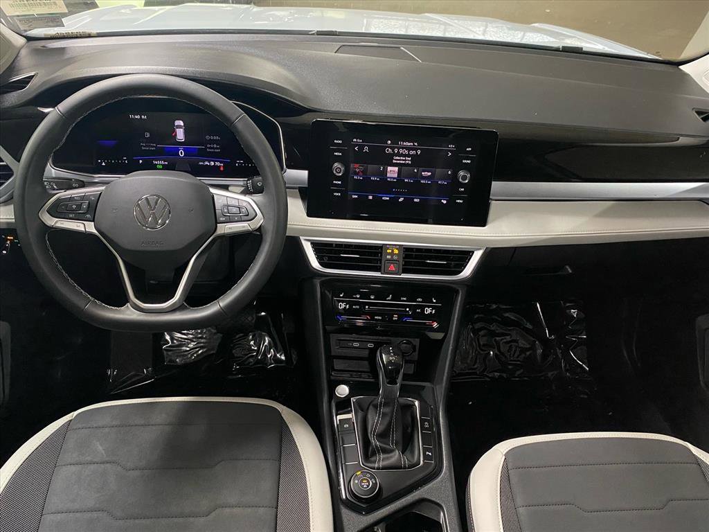 Used 2025 Volkswagen Taos SE image 12