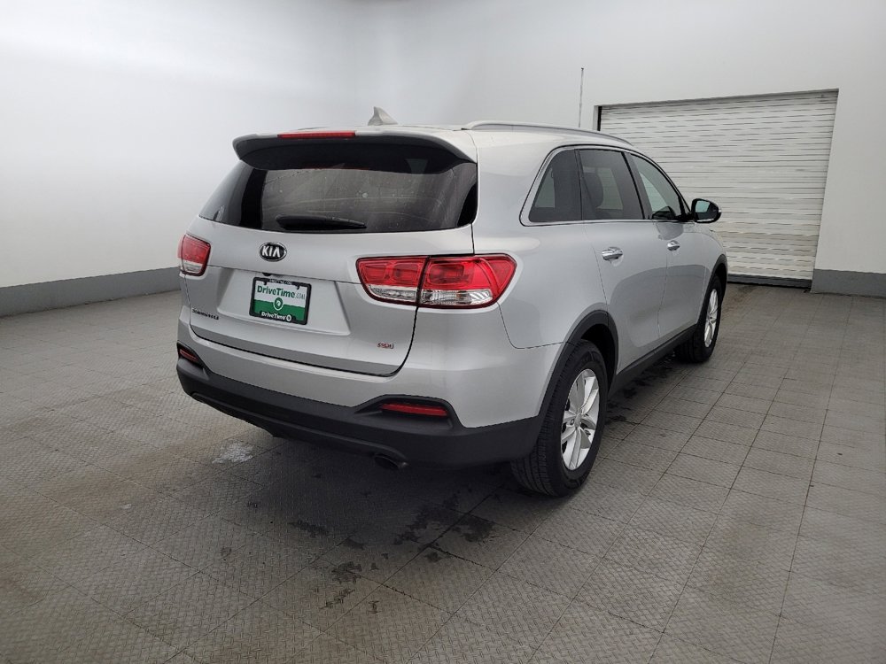 Used 2016 Kia Sorento LX image 9