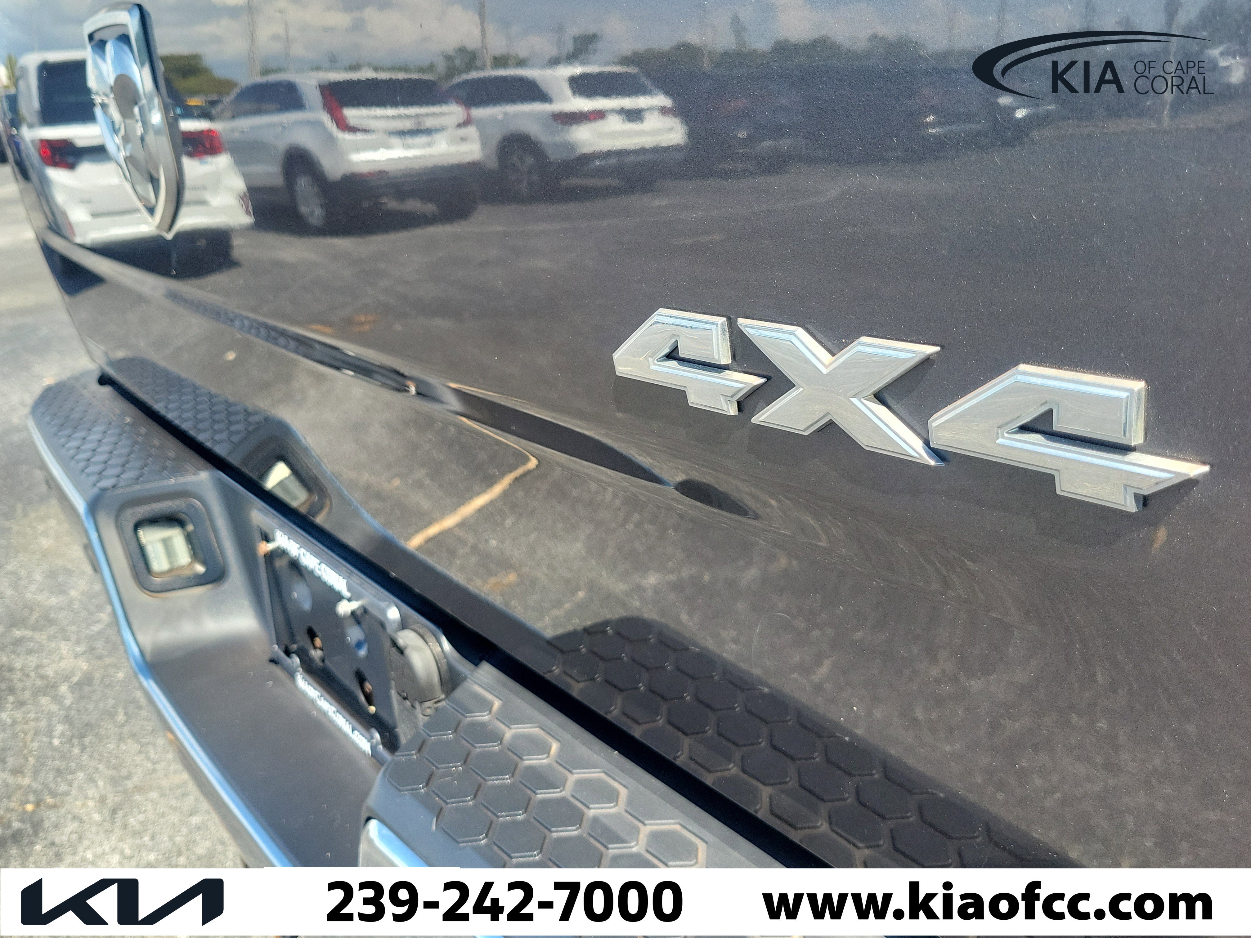 Used 2018 RAM 2500 Tradesman w/ Chrome Appearance Group AWD/4WD image 11