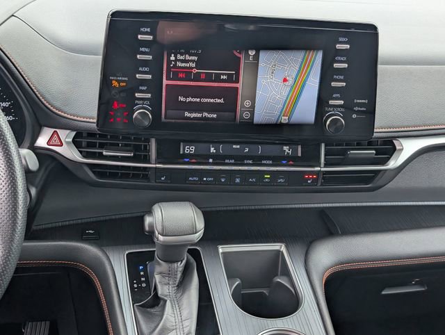 Used 2022 Toyota Sienna XSE image 14