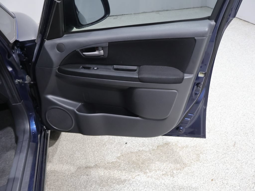Used 2010 Suzuki SX4 AWD Hatchback image 20