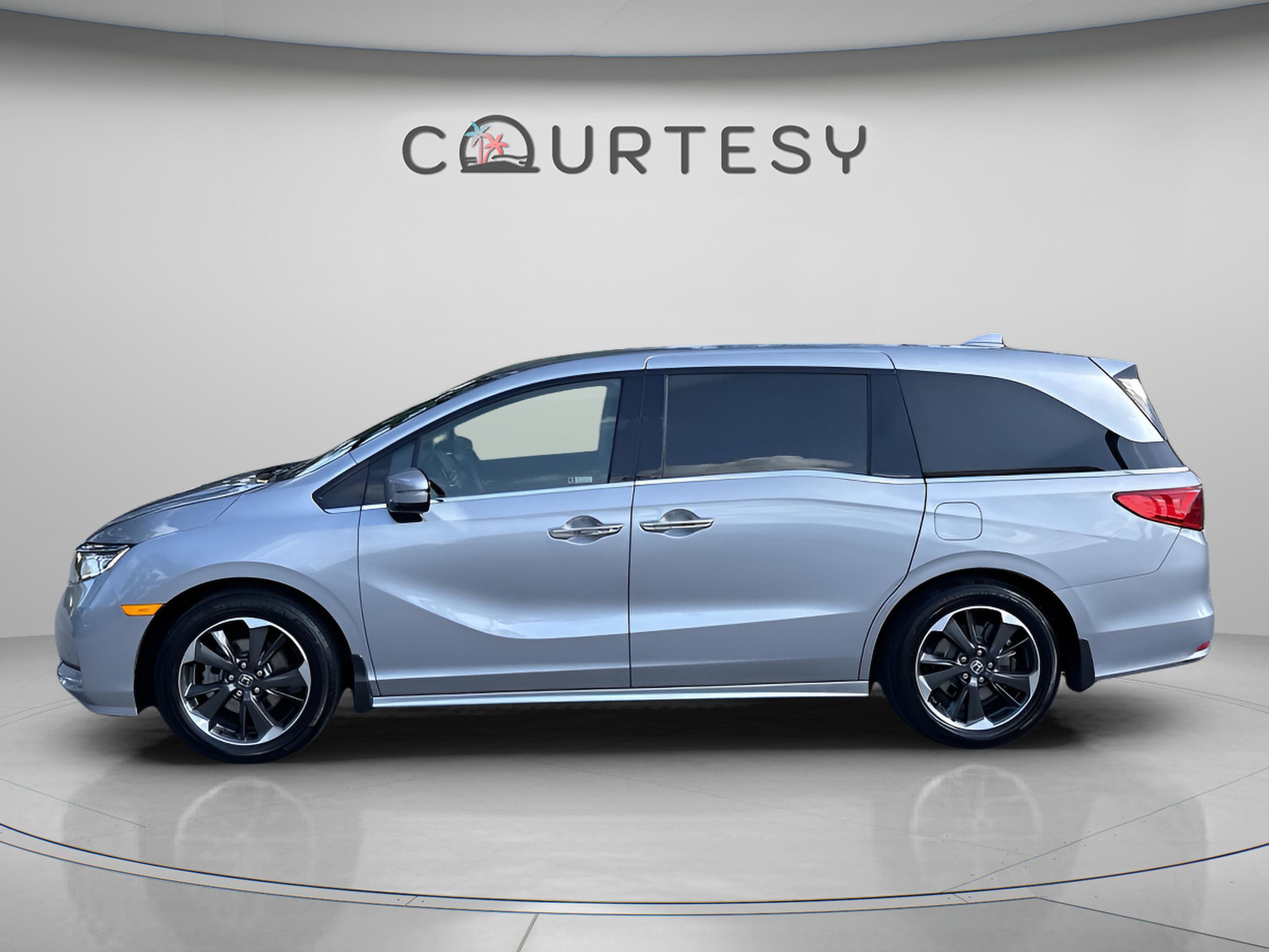Used 2022 Honda Odyssey Elite image 4