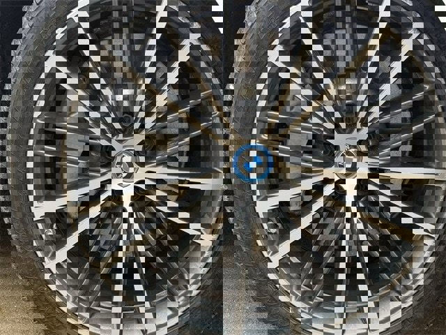 Used 2023 BMW 530e image 9