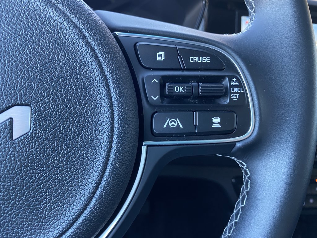 Used 2022 Kia Niro Touring Special Edition FWD image 29