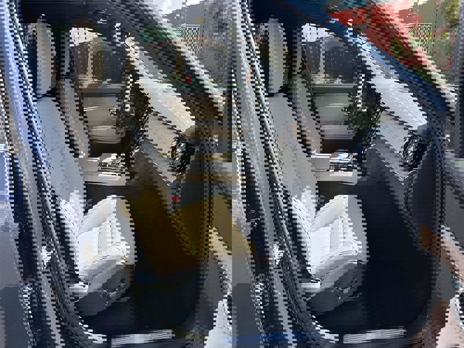 Used 2026 Volvo XC90 B6 Plus image 14