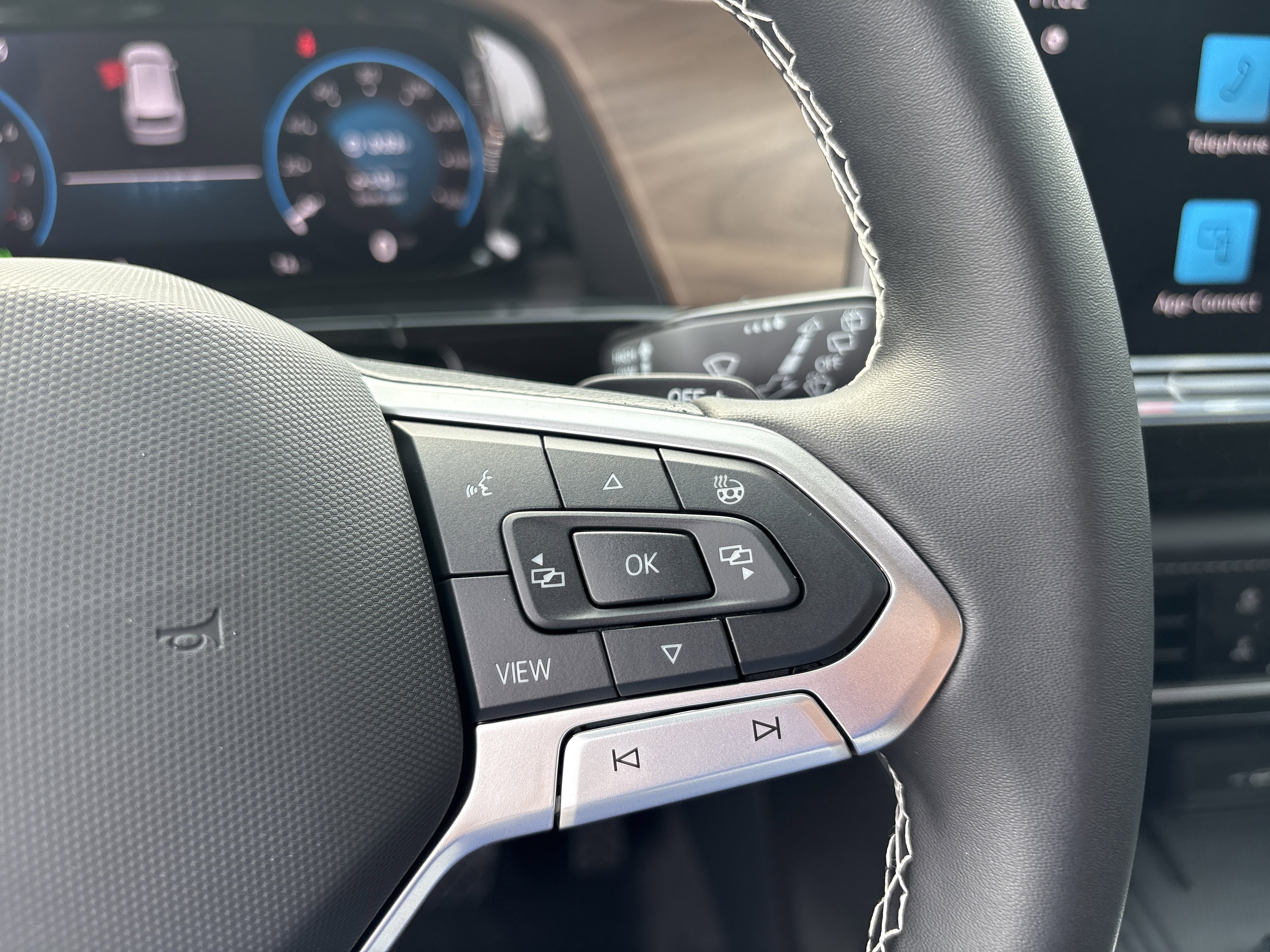 New 2026 Volkswagen Atlas SE image 16