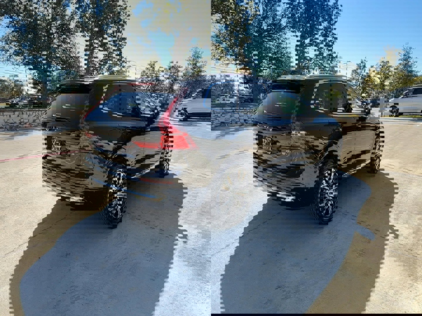 Certified 2023 Volvo XC60 B5 Plus image 6