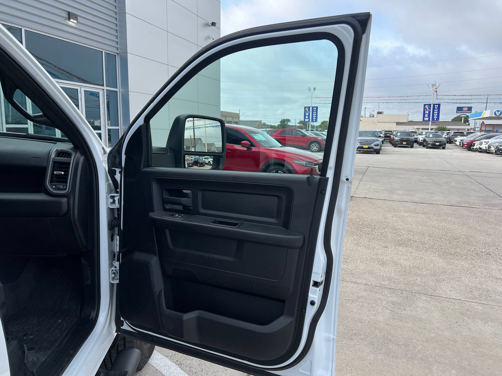 Used 2025 RAM 3500 Tradesman AWD/4WD image 17