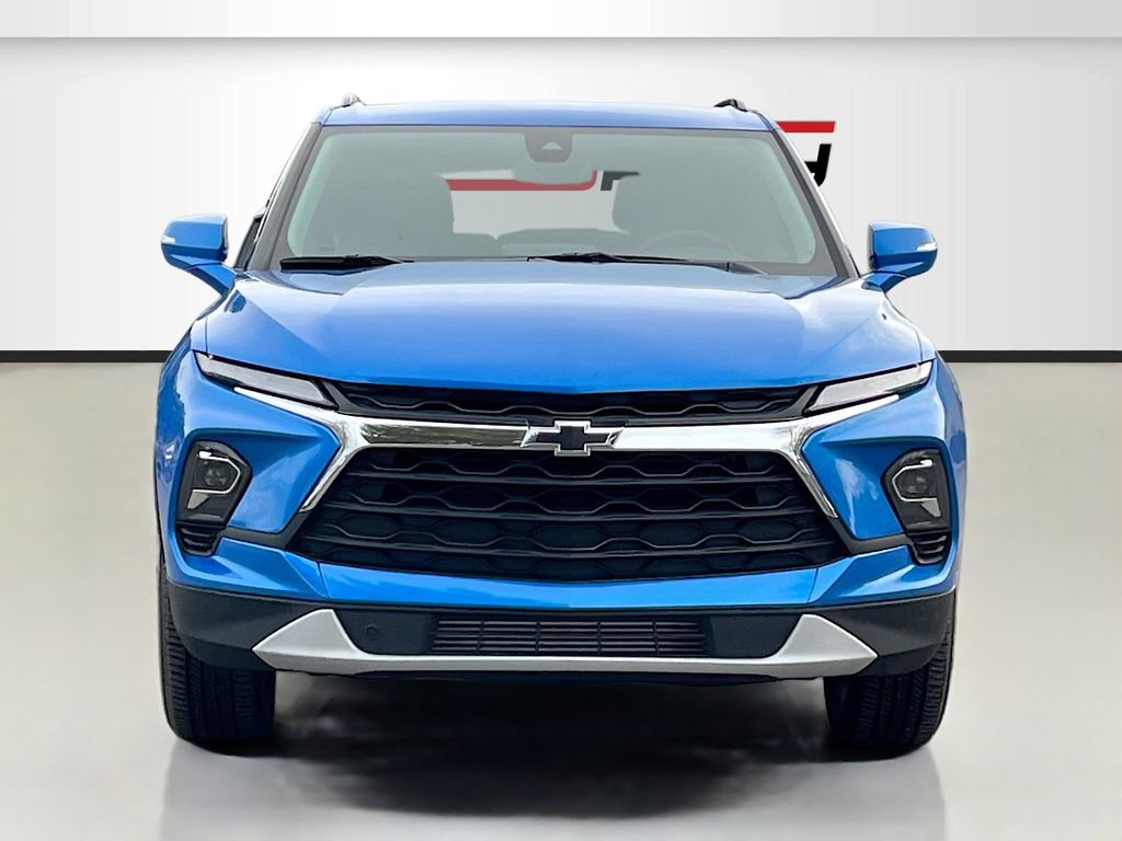 Used 2024 Chevrolet Blazer LT image 2