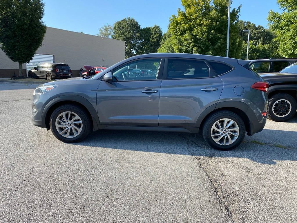 Used 2018 Hyundai Tucson SE w/ Cargo Package AWD/4WD image 4