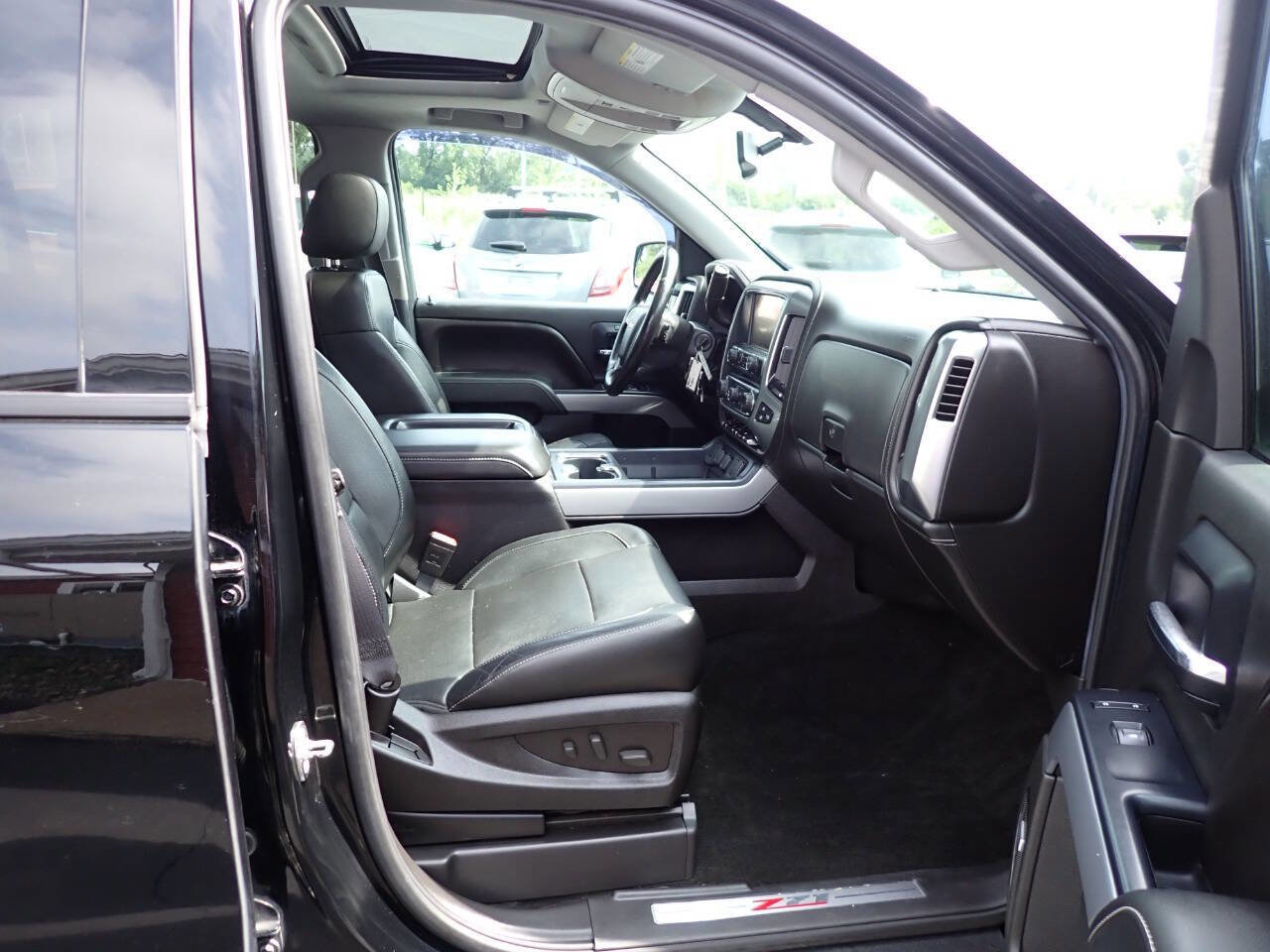 Used 2014 Chevrolet Silverado 1500 LTZ Z71 w/ LTZ Plus Package AWD/4WD image 9