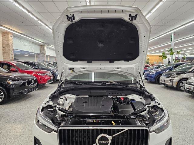 Used 2022 Volvo XC60 B5 Momentum w/ Climate Package AWD/4WD image 39