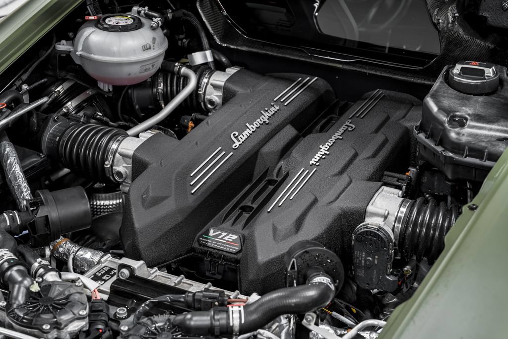 Used 2024 Lamborghini Revuelto AWD/4WD image 53