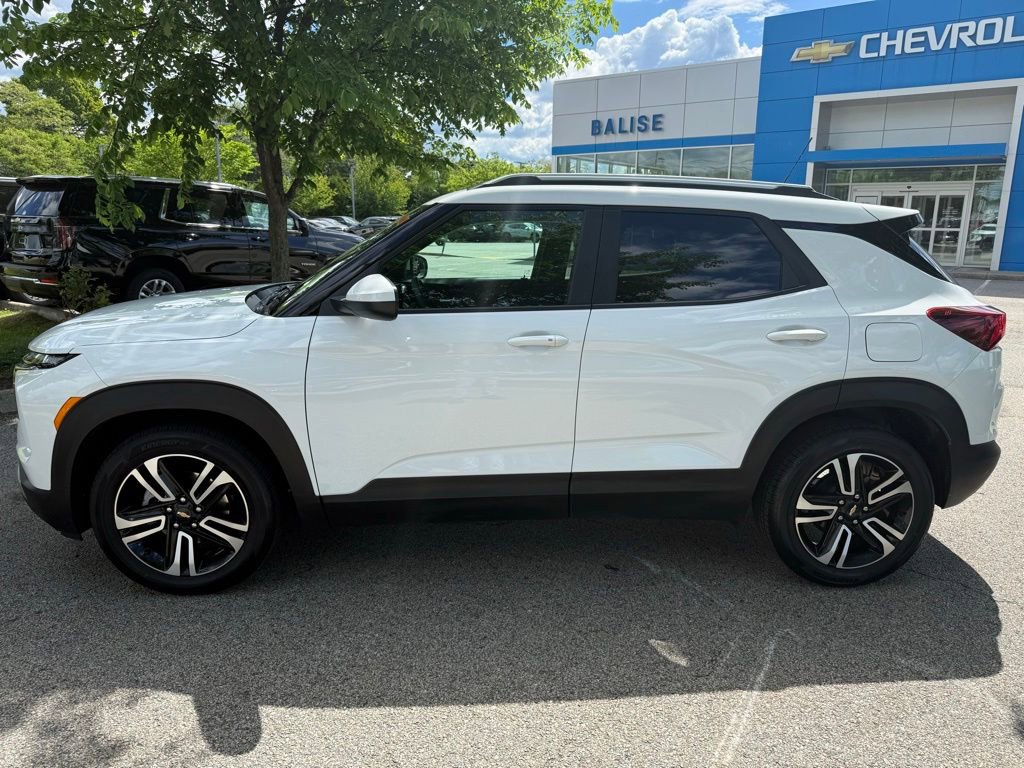 Used 2026 Chevrolet TrailBlazer LT w/ LT Cold Weather Package FWD image 2