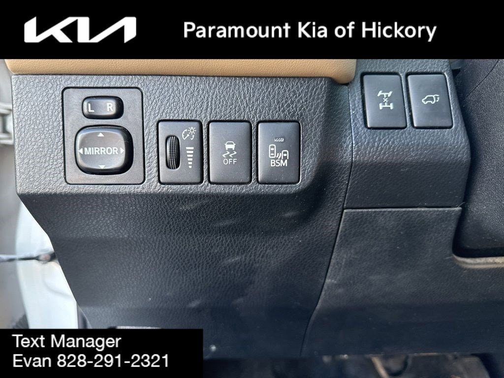 Used 2013 Toyota RAV4 Limited image 17