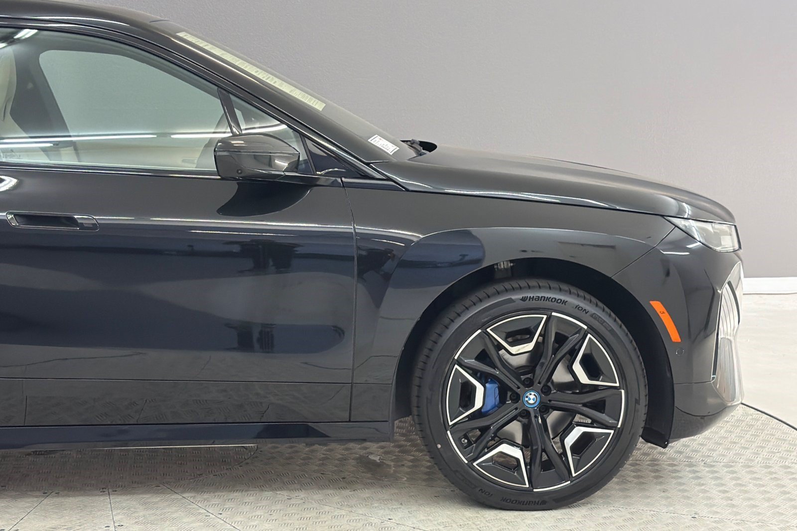 Used 2025 BMW iX xDrive50 w/ Premium Package AWD/4WD image 36