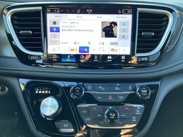 New 2026 Chrysler Pacifica Select FWD image 12