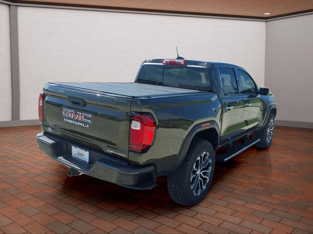 Used 2024 GMC Canyon Denali AWD/4WD image 5