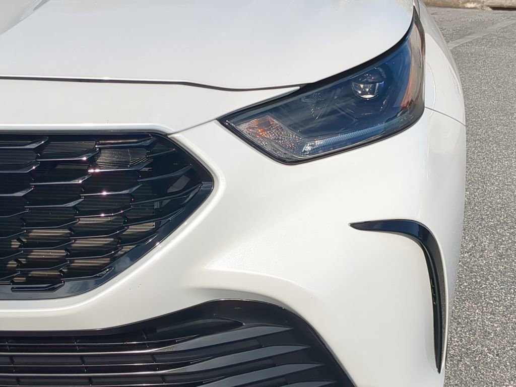 Used 2021 Toyota Highlander XSE image 18
