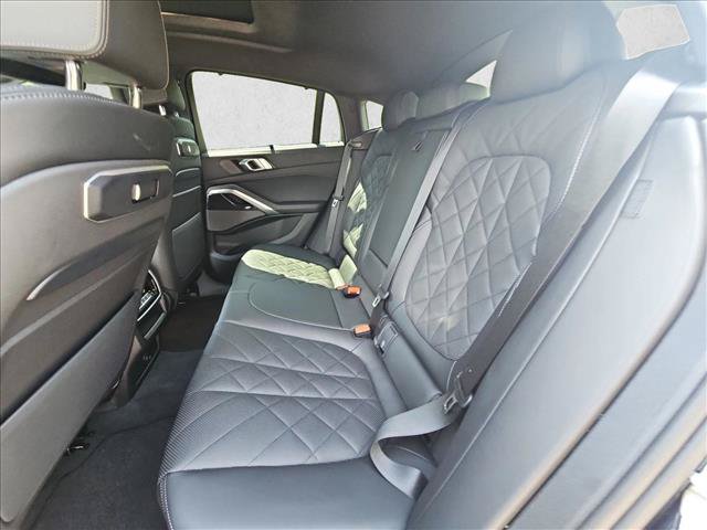 Used 2025 BMW X6 M60i AWD/4WD image 18
