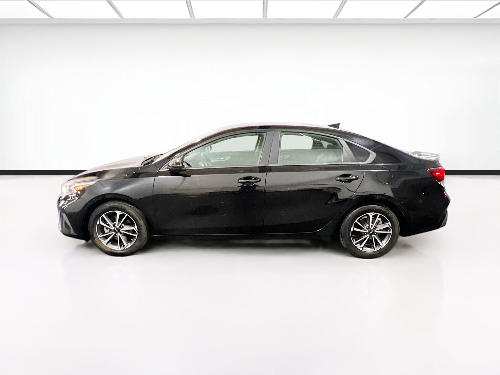 Used 2022 Kia Forte LXS FWD image 21
