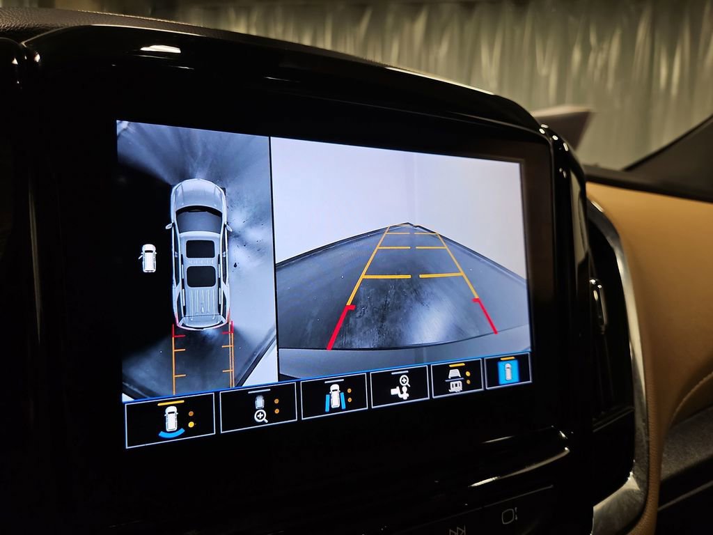 Used 2023 Chevrolet Traverse Premier w/ LPO, Cargo Package image 21