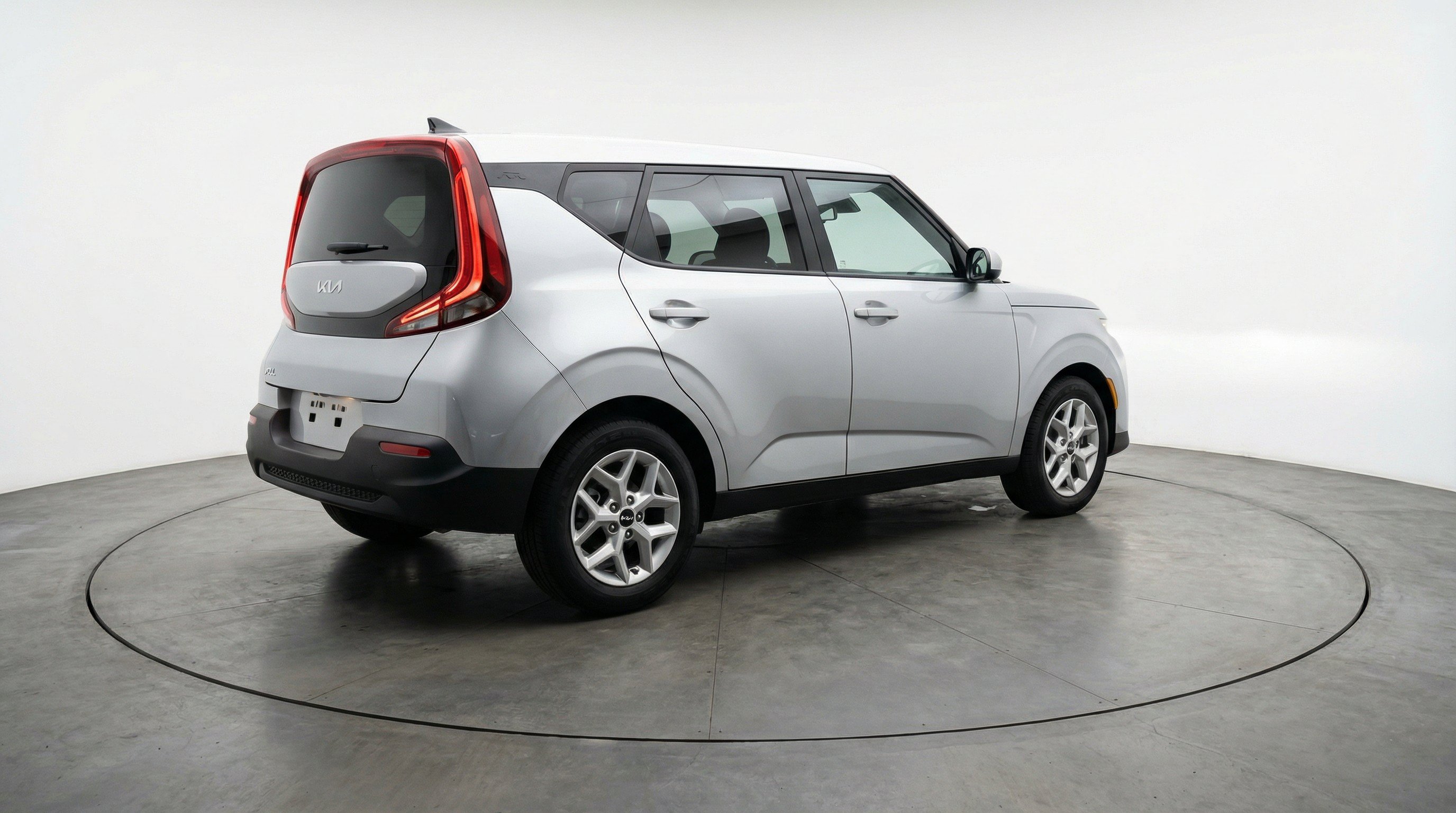 Used 2025 Kia Soul LX w/ LX Technology Package FWD image 9