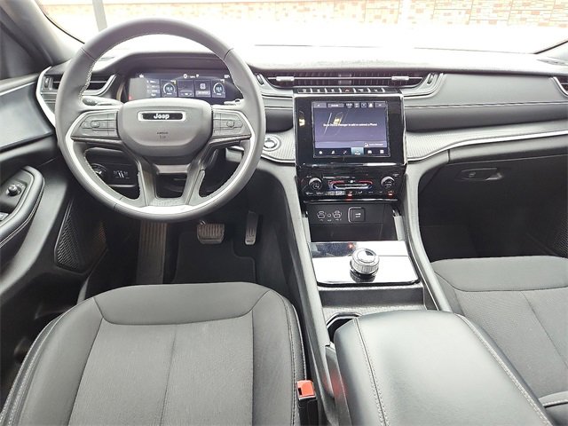 Used 2024 Jeep Grand Cherokee Laredo w/ Trailer Tow Package image 10