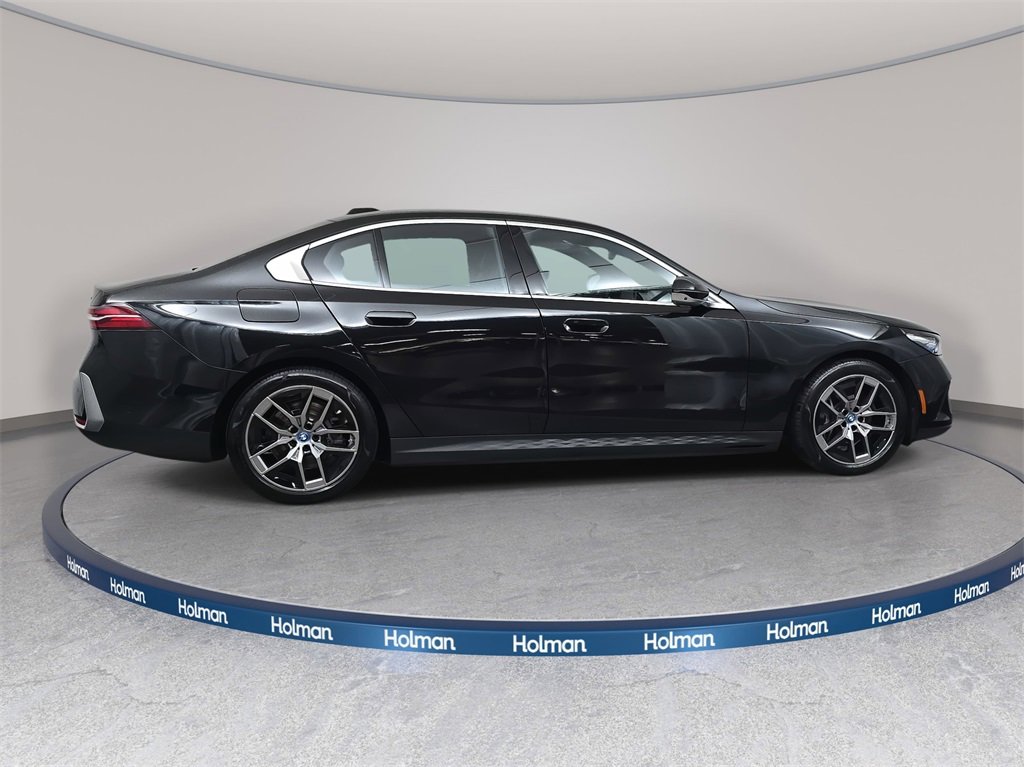 Used 2025 BMW i5 xDrive40 w/ Premium Package image 5