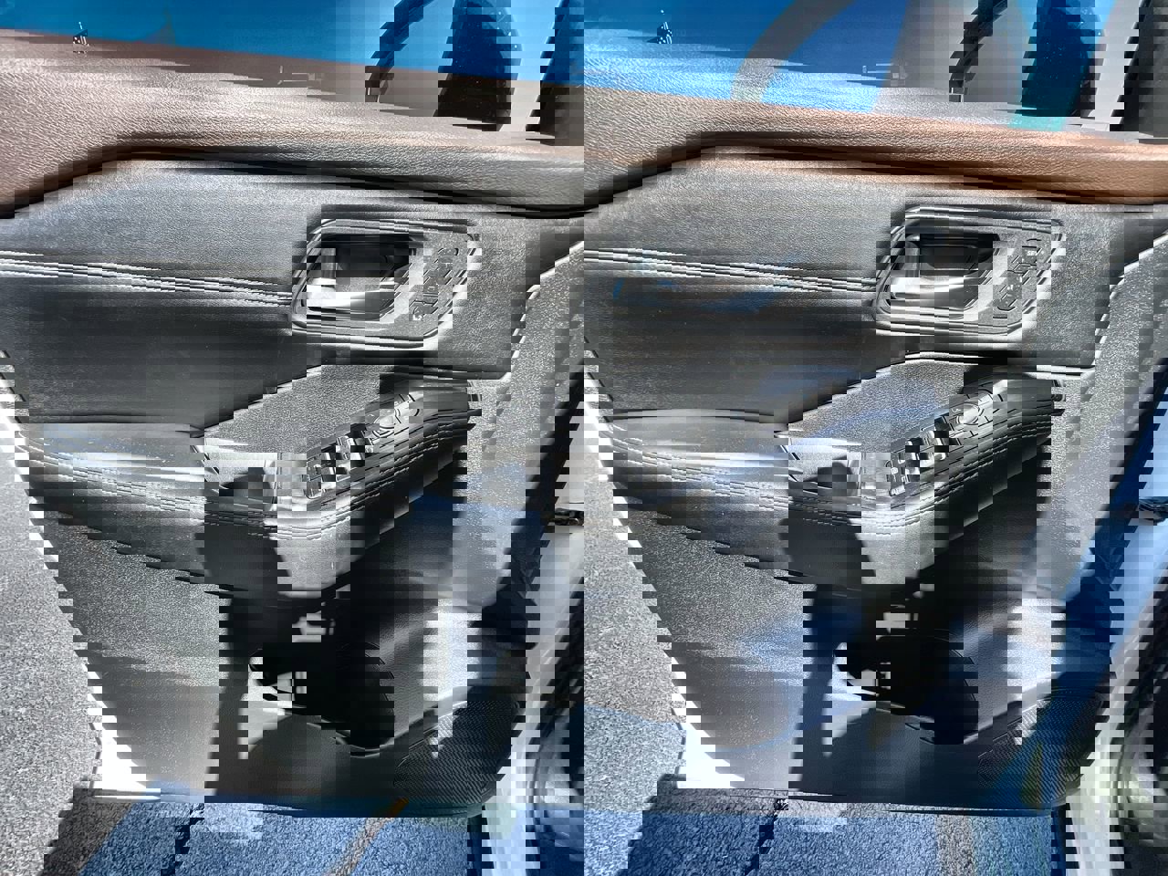 Used 2023 Nissan Rogue SL image 22