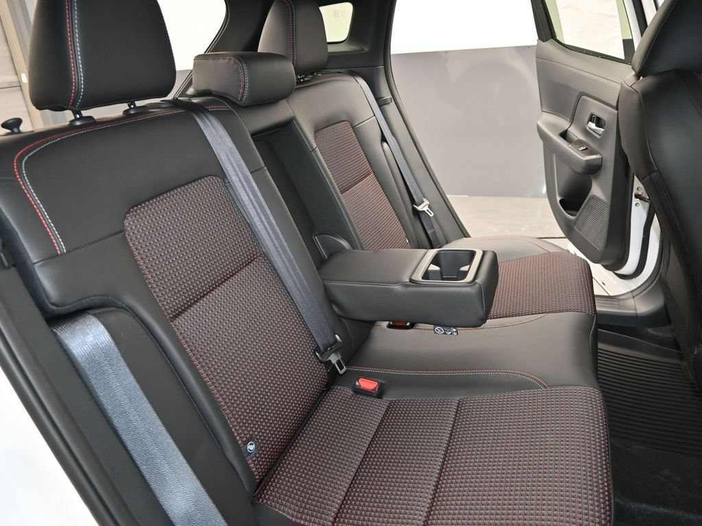 New 2026 Nissan Kicks SR w/ Cold Weather Package FWD image 27
