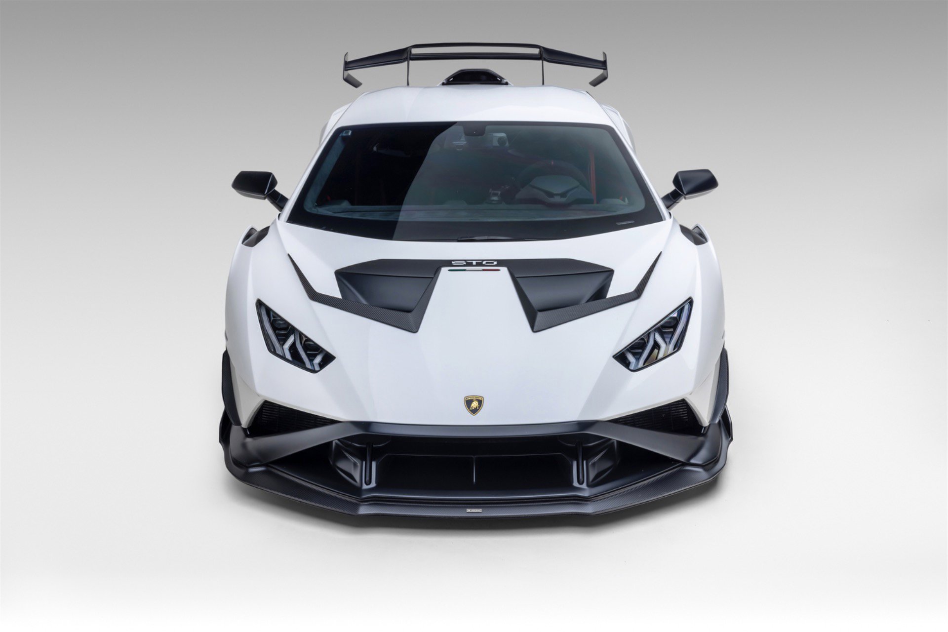Used 2022 Lamborghini Huracan STO image 91