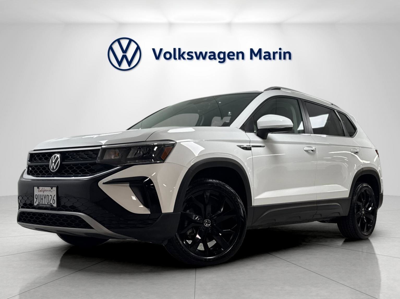Used 2023 Volkswagen Taos SE w/ Panoramic Sunroof Package