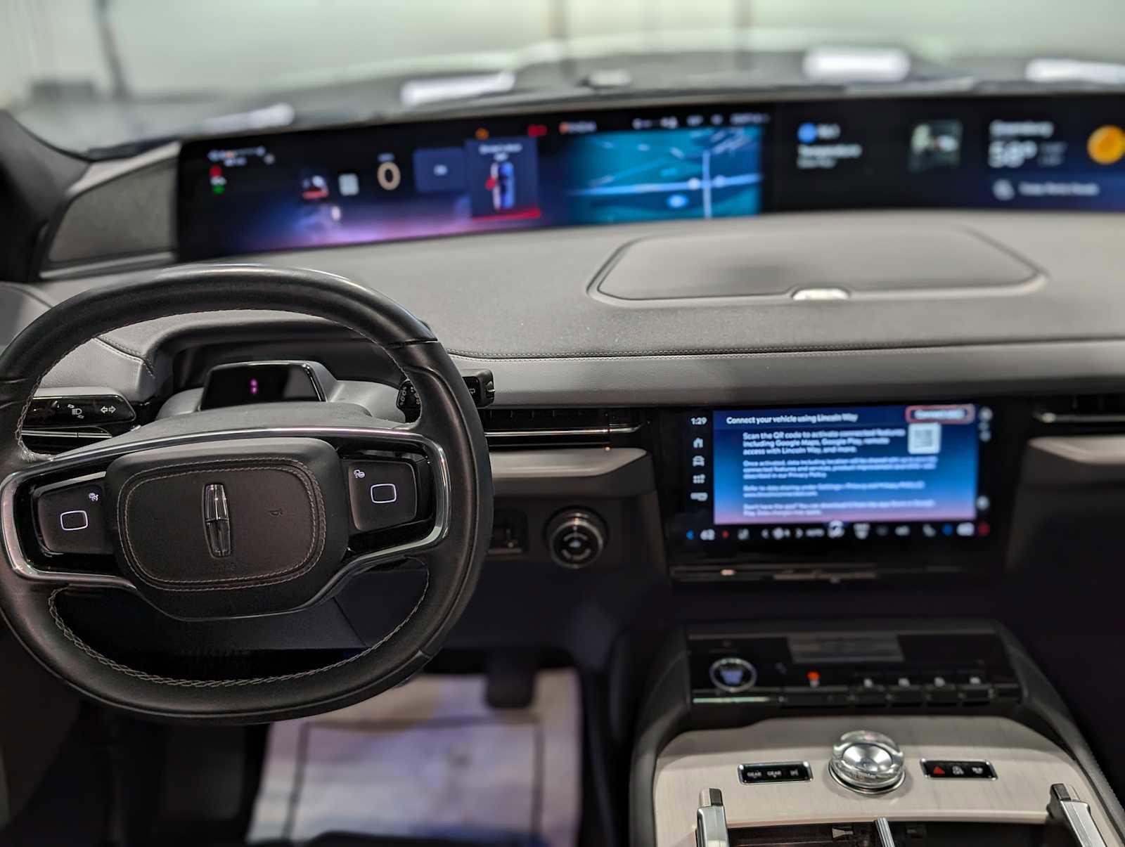 Used 2025 Lincoln Navigator Reserve w/ Jet Appearance Package image 5