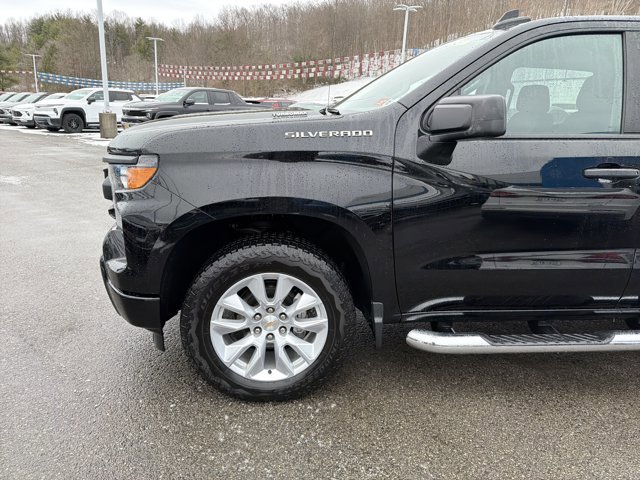 Used 2025 Chevrolet Silverado 1500 Custom image 11