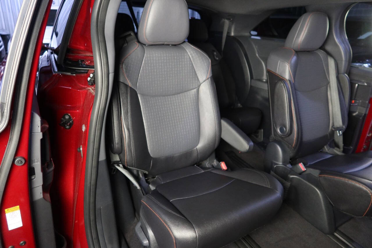 Used 2024 Toyota Sienna XSE image 15