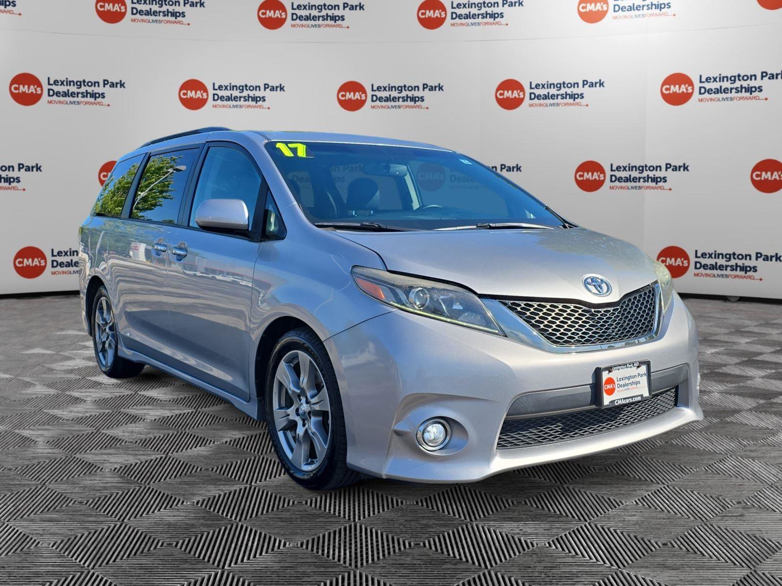 Used 2017 Toyota Sienna SE Premium