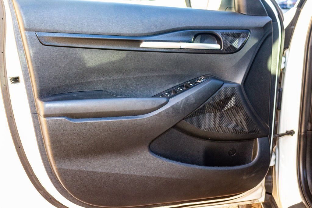 Used 2023 Kia Seltos LX image 19