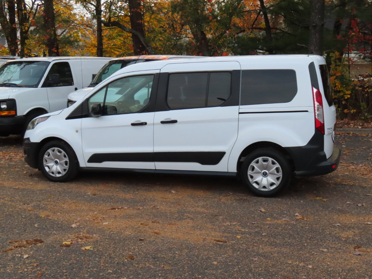 Used 2017 Ford Transit Connect XL image 3