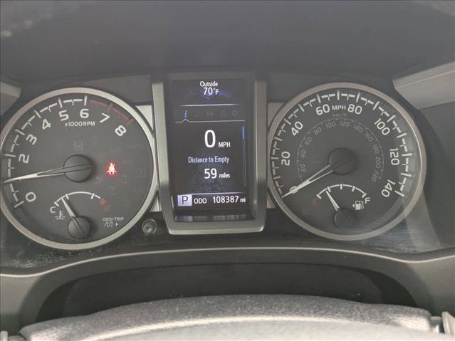 Used 2018 Toyota Tacoma SR5 AWD/4WD image 11