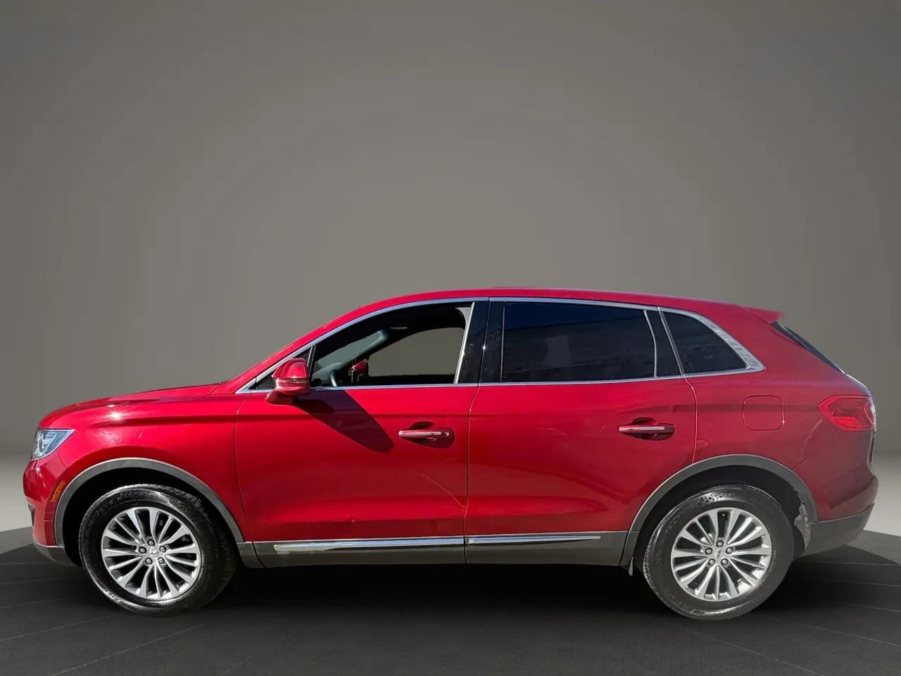 Used 2016 Lincoln MKX Select w/ Select Plus Package image 8